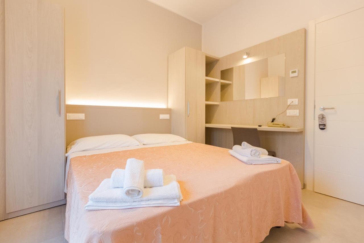 Hotel Altamarea Misano Adriatico Kültér fotó