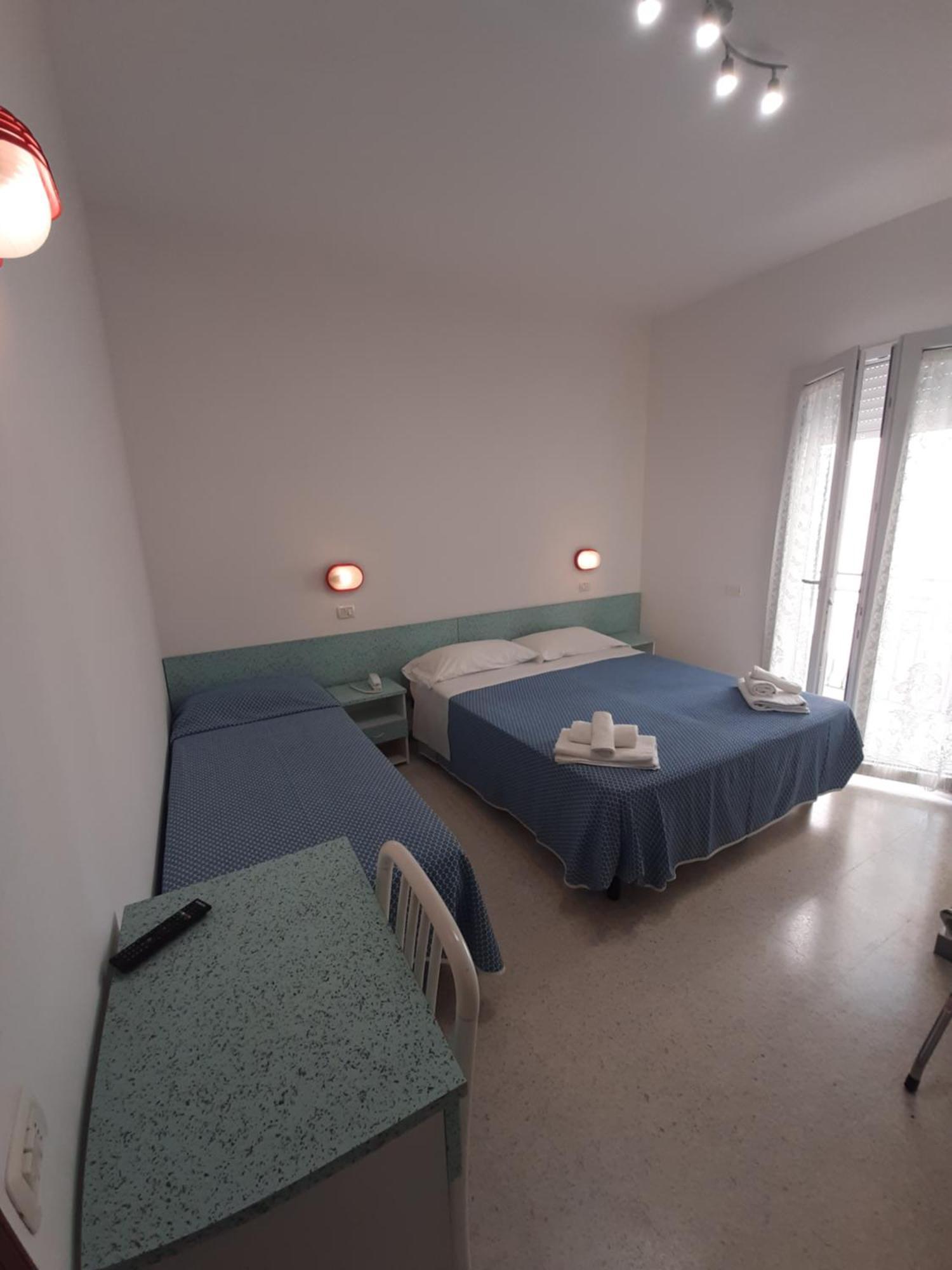 Hotel Altamarea Misano Adriatico Kültér fotó