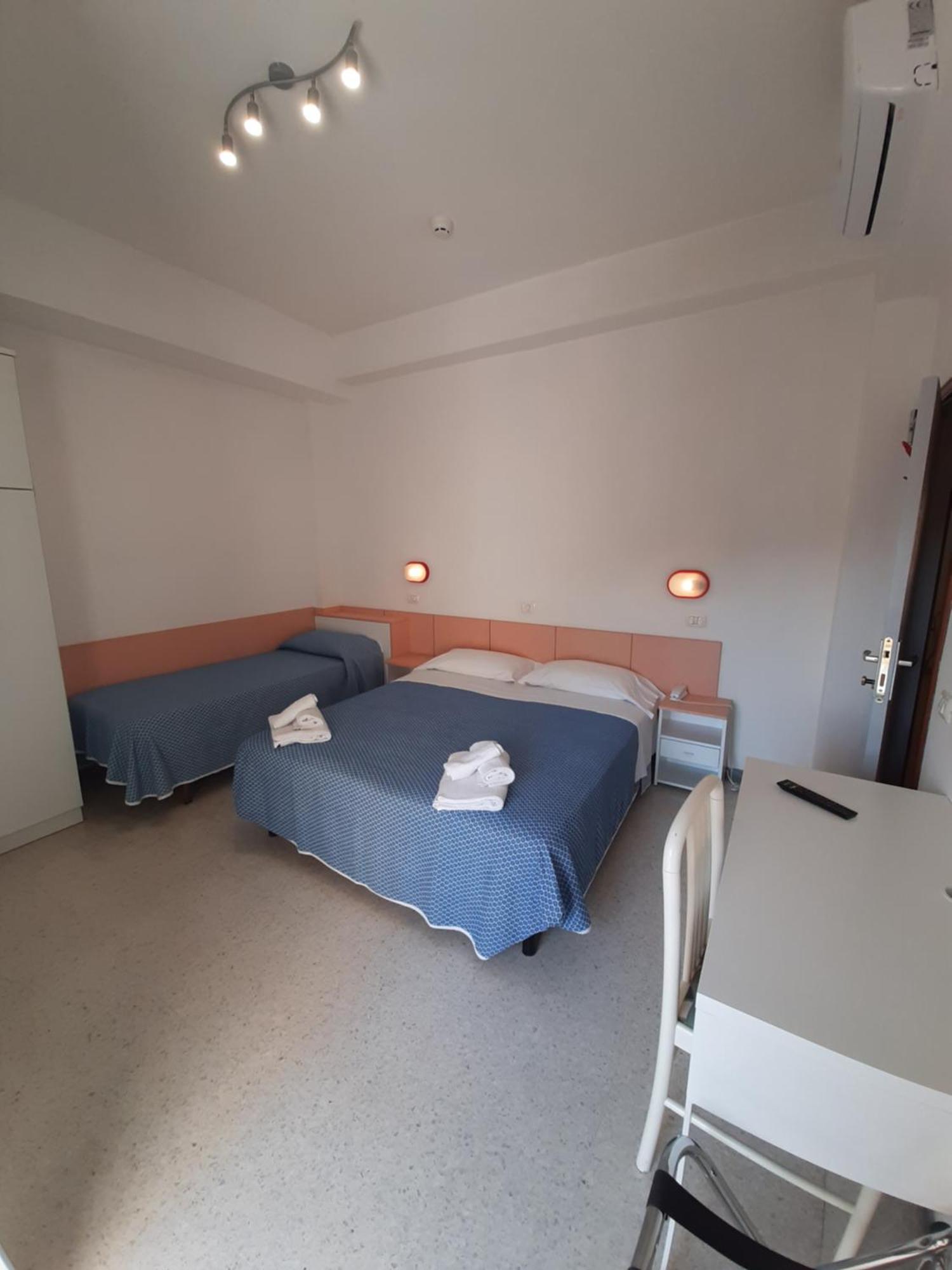 Hotel Altamarea Misano Adriatico Kültér fotó