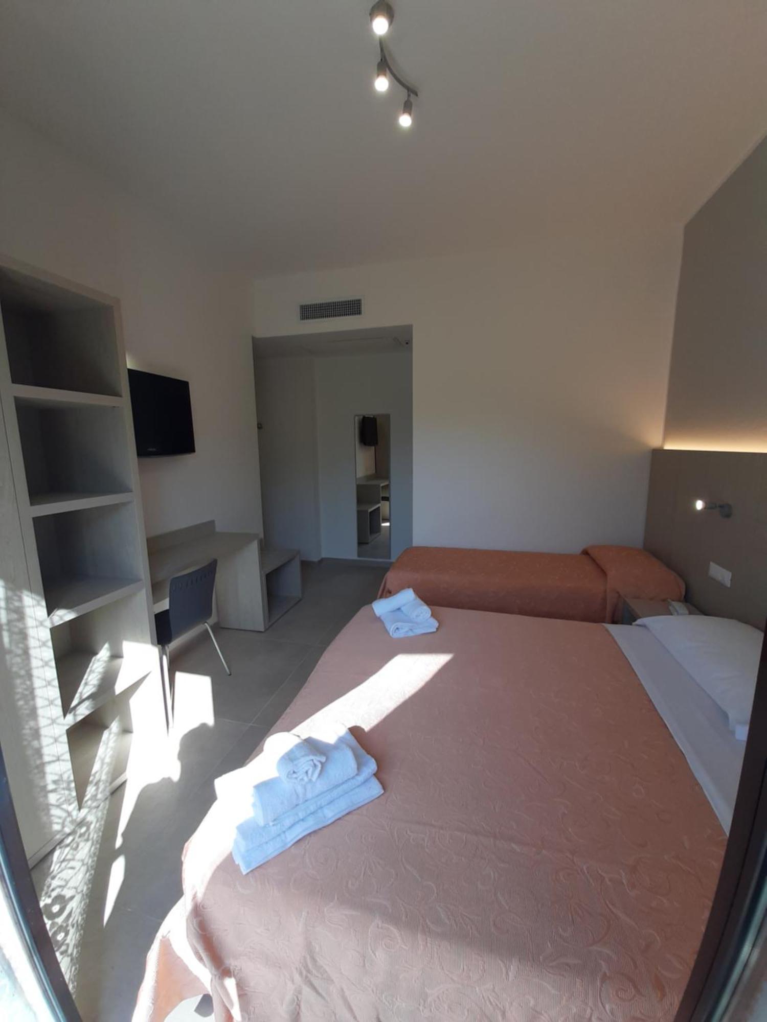 Hotel Altamarea Misano Adriatico Kültér fotó