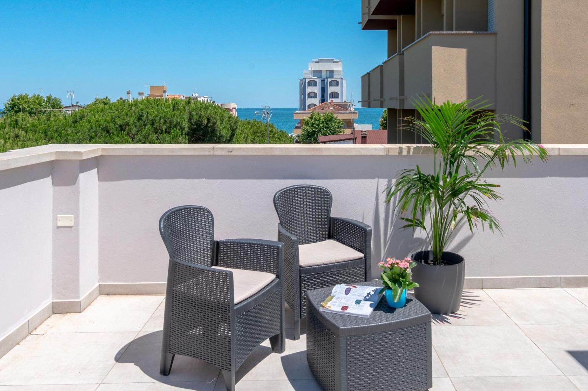 Hotel Altamarea Misano Adriatico Kültér fotó