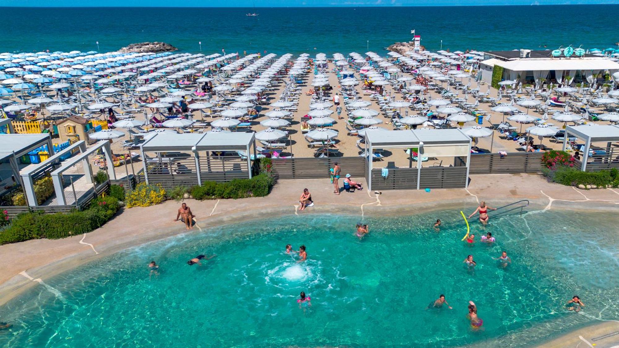 Hotel Altamarea Misano Adriatico Kültér fotó